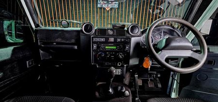 2011-Land-Rover-Defender-90-Puma-Station-Wagon_14