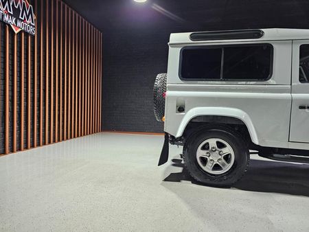 2011-Land-Rover-Defender-90-Puma-Station-Wagon_19