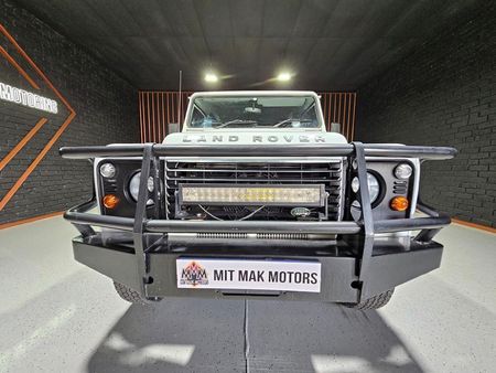 2011-Land-Rover-Defender-90-Puma-Station-Wagon_4