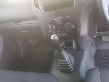 2026-Isuzu-D-Max-250C-Fleetside-Single-Cab_10