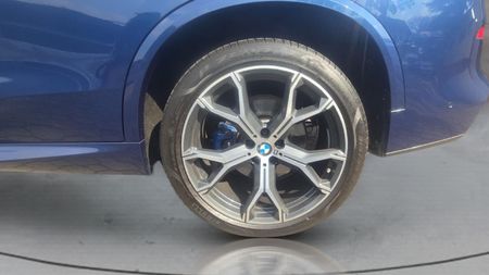 2022-BMW-X5-xDrive30d-M-Sport_2