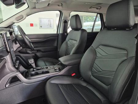 2026-Ford-Everest-20-Sit-Active-4x4-Auto_5