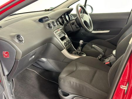 2013-Peugeot-308-16-Comfort-Access_9