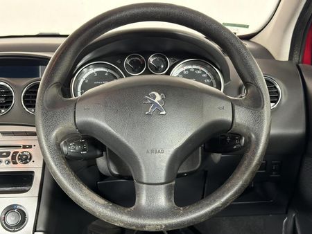 2013-Peugeot-308-16-Comfort-Access_12
