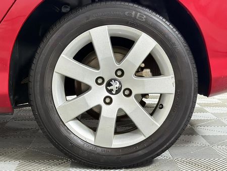 2013-Peugeot-308-16-Comfort-Access_17