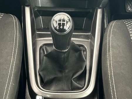 2019-Suzuki-Vitara-16-GL_11