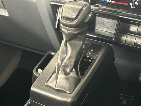 2025-Toyota-Land-Cruiser-79-28-GD-6-Auto-Double-Cab_11