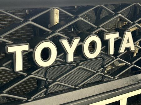 2025-Toyota-Land-Cruiser-79-28-GD-6-Auto-Double-Cab_12