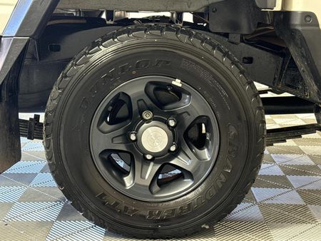 2025-Toyota-Land-Cruiser-79-28-GD-6-Auto-Double-Cab_19