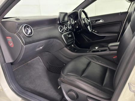 2014-Mercedes-Benz-A-Class-A-200-BE-Auto_9