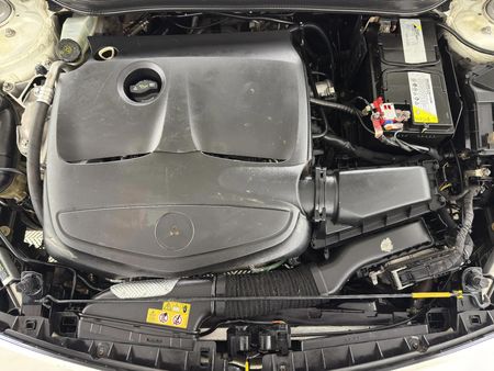 2014-Mercedes-Benz-A-Class-A-200-BE-Auto_15