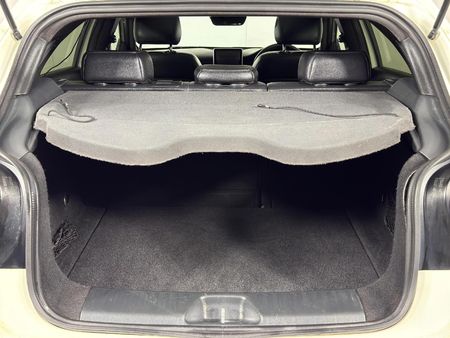 2014-Mercedes-Benz-A-Class-A-200-BE-Auto_16
