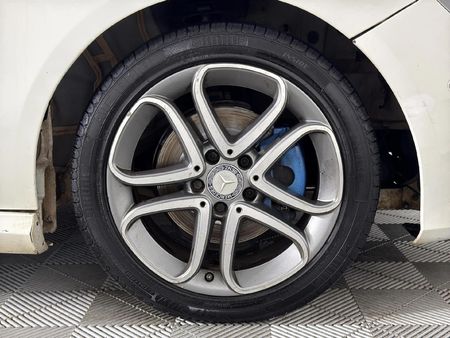 2014-Mercedes-Benz-A-Class-A-200-BE-Auto_18