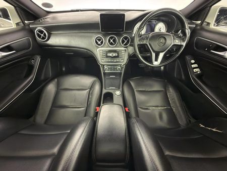 2014-Mercedes-Benz-A-Class-A-200-BE-Auto_6