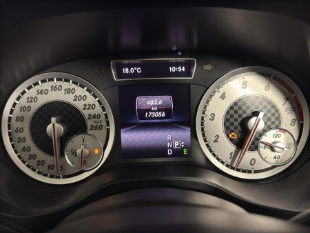 2014-Mercedes-Benz-A-Class-A-200-BE-Auto_7