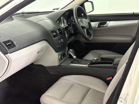 2007-Mercedes-Benz-C-Class-C-200K-Avantgarde-Auto_9