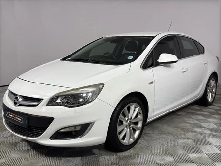 2013-Opel-Astra-16T-Cosmo_0