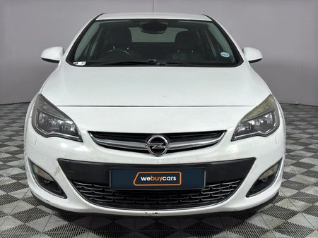2013-Opel-Astra-16T-Cosmo_1