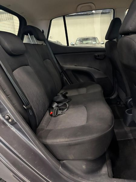 2012-Hyundai-i10-125-GLS-Fluid-Auto_11