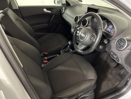 2016-Audi-A1-Sportback-10-TFSI-S-Auto-25-TFSI_10