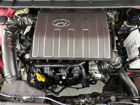 2026-Hyundai-Exter-12-Executive_13