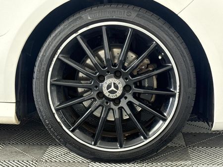 2019-Mercedes-Benz-CLA-200-AMG-Auto_16