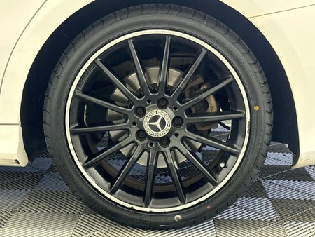 2019-Mercedes-Benz-CLA-200-AMG-Auto_17