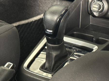 2023-Suzuki-Swift-12-GL-Auto_11