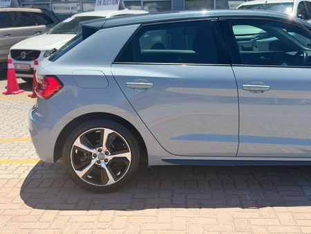 2020-Audi-A1-Sportback-10-TFSI-Auto-30-TFSI_10