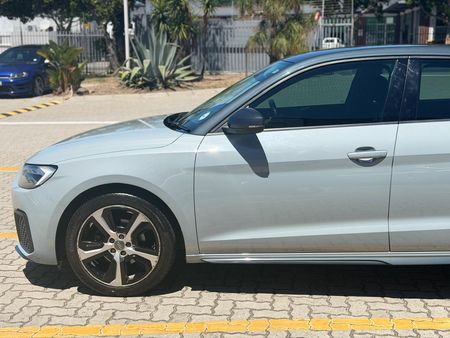 2020-Audi-A1-Sportback-10-TFSI-Auto-30-TFSI_4
