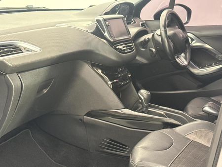 2018-Peugeot-2008-12T-PureTech-Allure-Auto_9