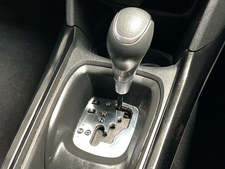 2018-Peugeot-2008-12T-PureTech-Allure-Auto_11
