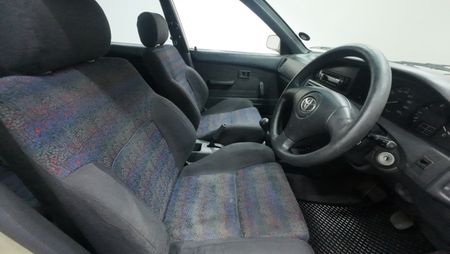 2005-Toyota-Tazz-130-Sport_9