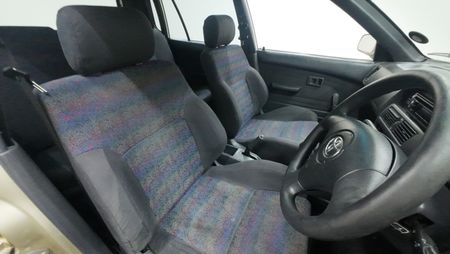 2005-Toyota-Tazz-130-Sport_10