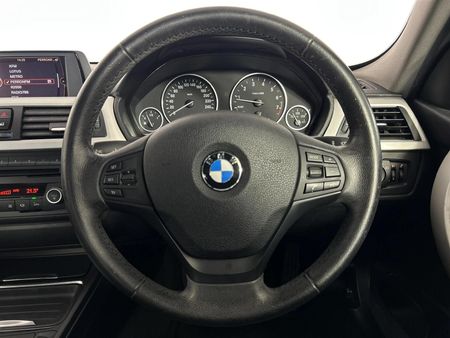 2012-BMW-3-Series-320i-Auto_13