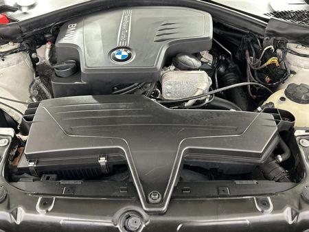 2012-BMW-3-Series-320i-Auto_14