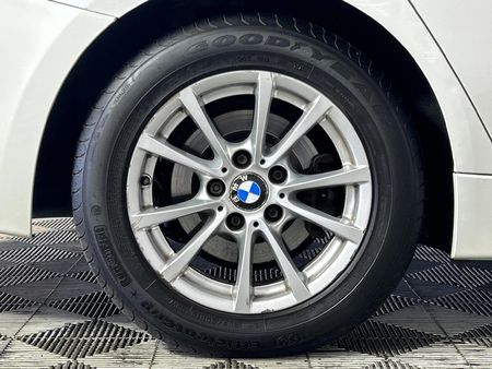 2012-BMW-3-Series-320i-Auto_19