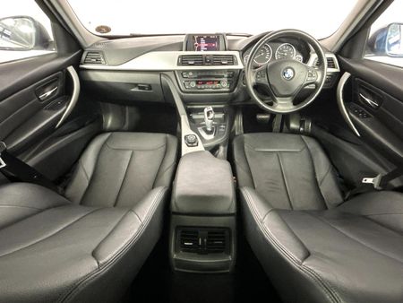 2012-BMW-3-Series-320i-Auto_6