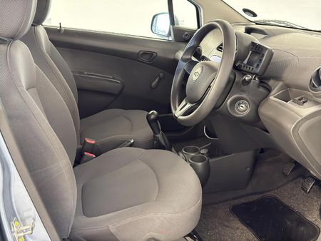 2012-Chevrolet-Spark-12-L_10