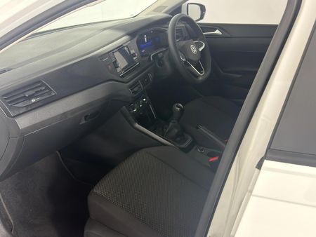 2023-Volkswagen-Polo-10-TSI_9