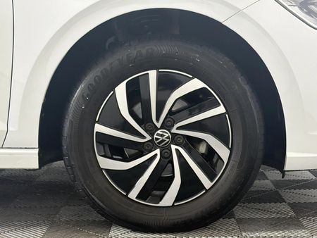 2023-Volkswagen-Polo-10-TSI_17