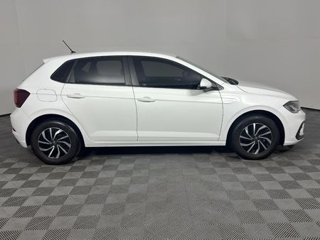 2023-Volkswagen-Polo-10-TSI_3