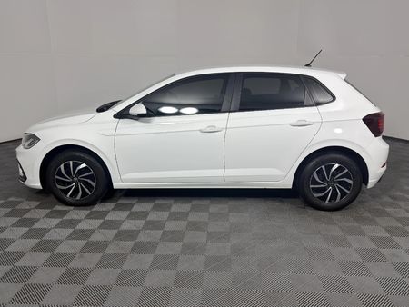 2023-Volkswagen-Polo-10-TSI_5