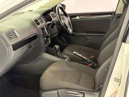 2013-Volkswagen-Jetta-VI-16-TDI-Comfortline-Auto_9