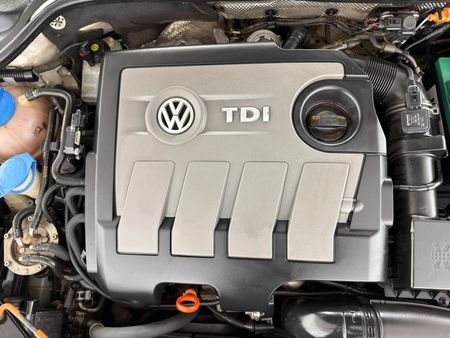 2013-Volkswagen-Jetta-VI-16-TDI-Comfortline-Auto_13
