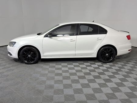 2013-Volkswagen-Jetta-VI-16-TDI-Comfortline-Auto_5