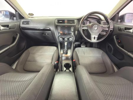 2013-Volkswagen-Jetta-VI-16-TDI-Comfortline-Auto_6