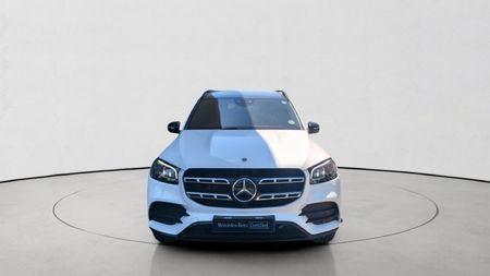 2023-Mercedes-Benz-GLS-580_1