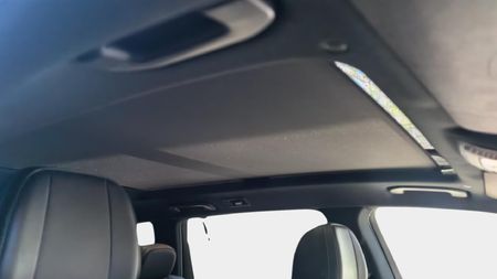 2023-Mercedes-Benz-GLS-580_19