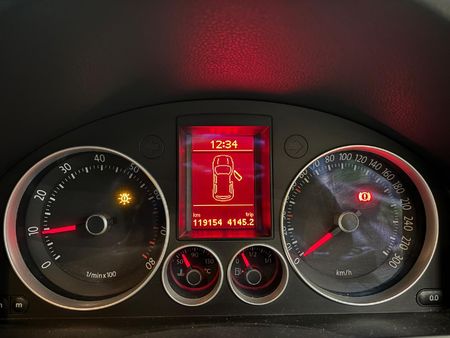 2007-Volkswagen-Golf-GTI-20T-FSI_9